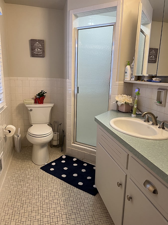 Dated bathroom ready for a remodel